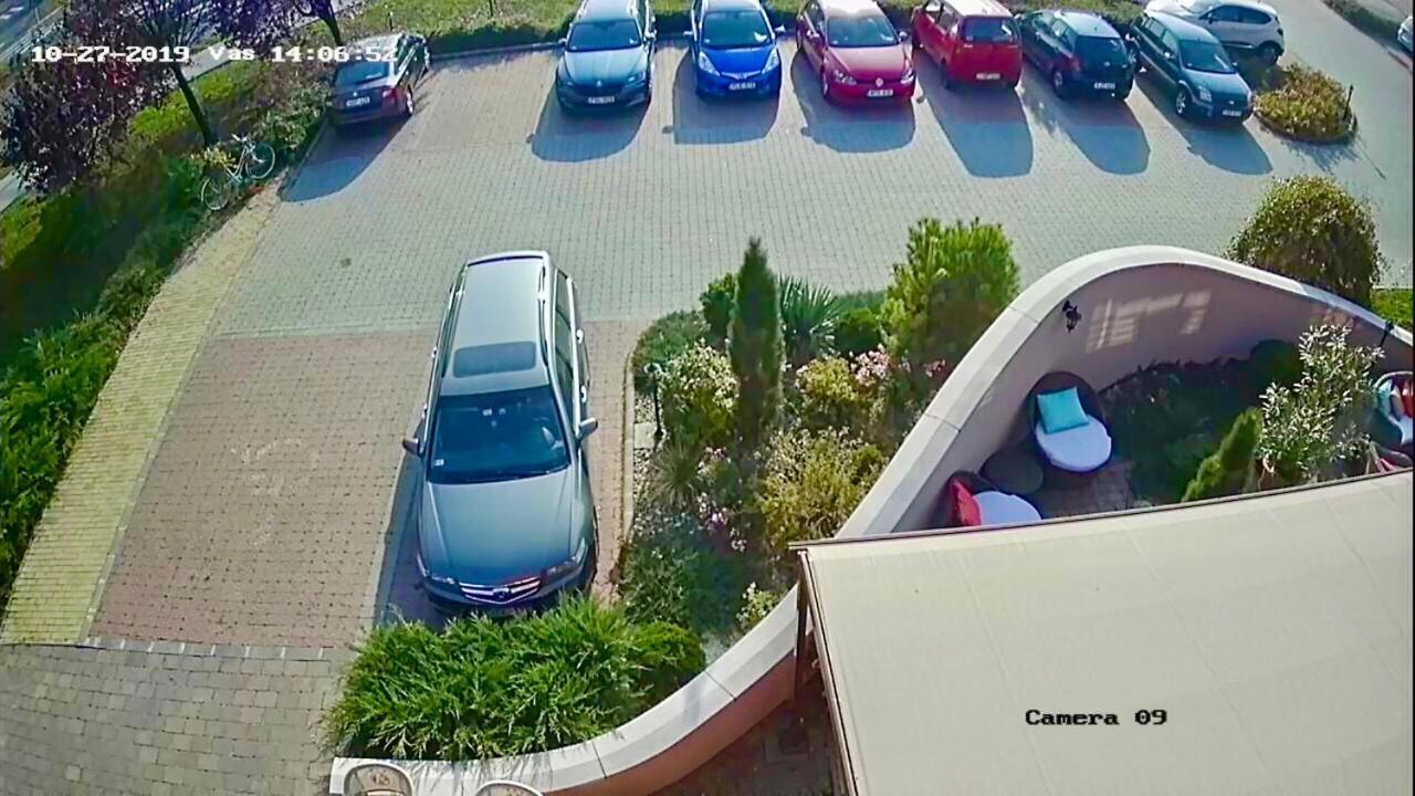 Ambrozia Etterem Es Panzio Bed and Breakfast Kazincbarcika Exteriör bild
